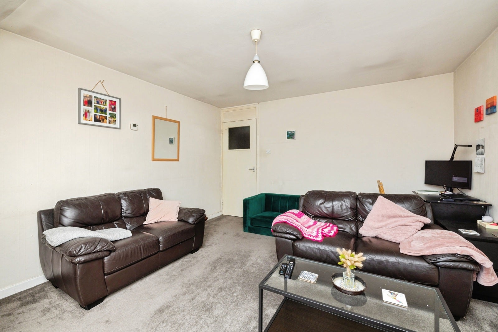 Flat Coppock Close in Greater London