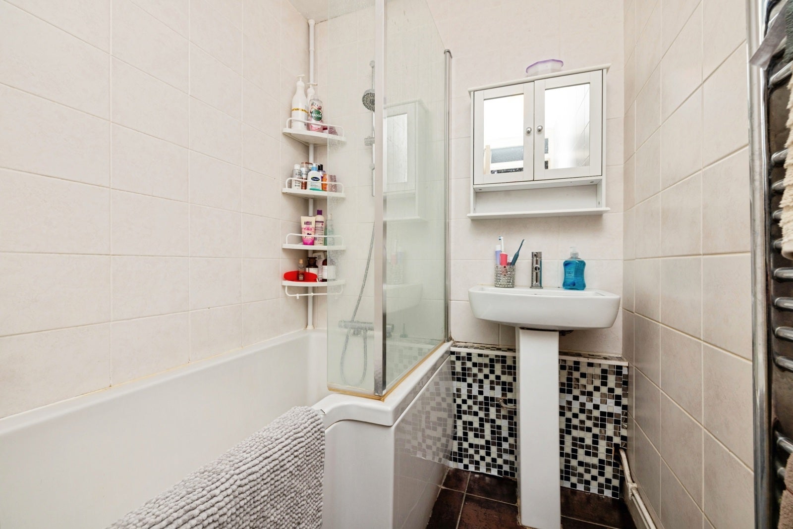 Flat Coppock Close in Greater London