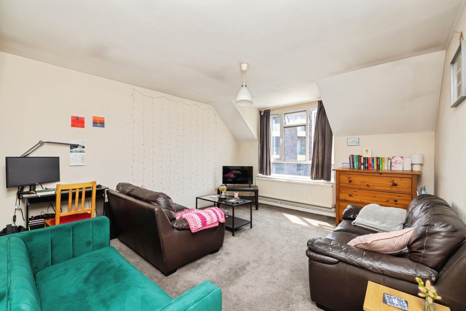 Flat Coppock Close in Greater London