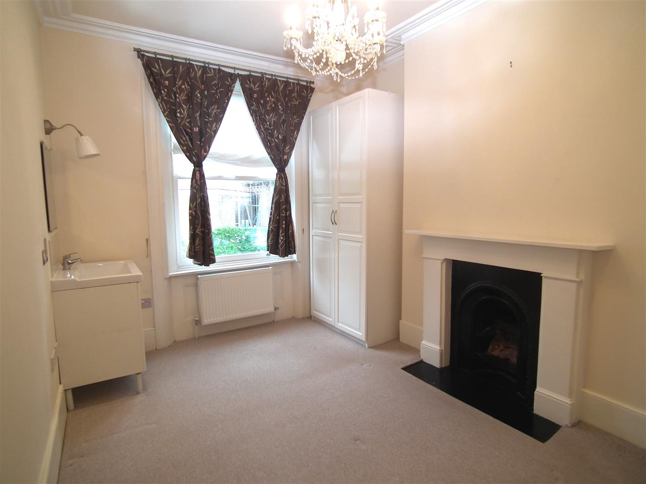 Flat Bartholomew Road in Greater London