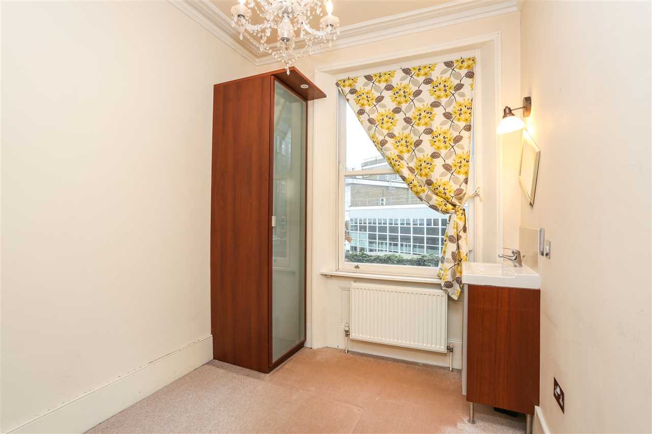 Flat Bartholomew Road in Greater London
