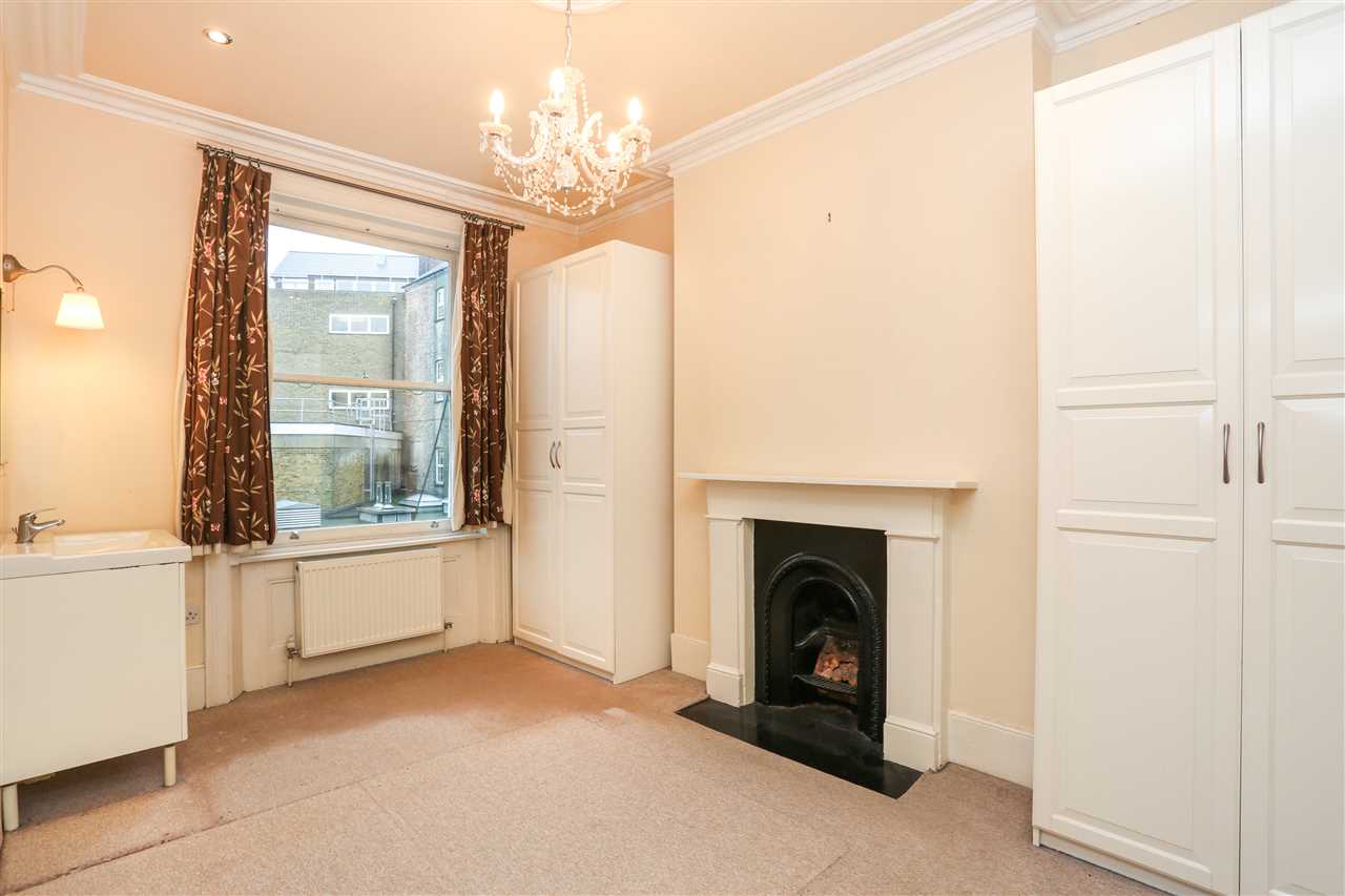 Flat Bartholomew Road in Greater London