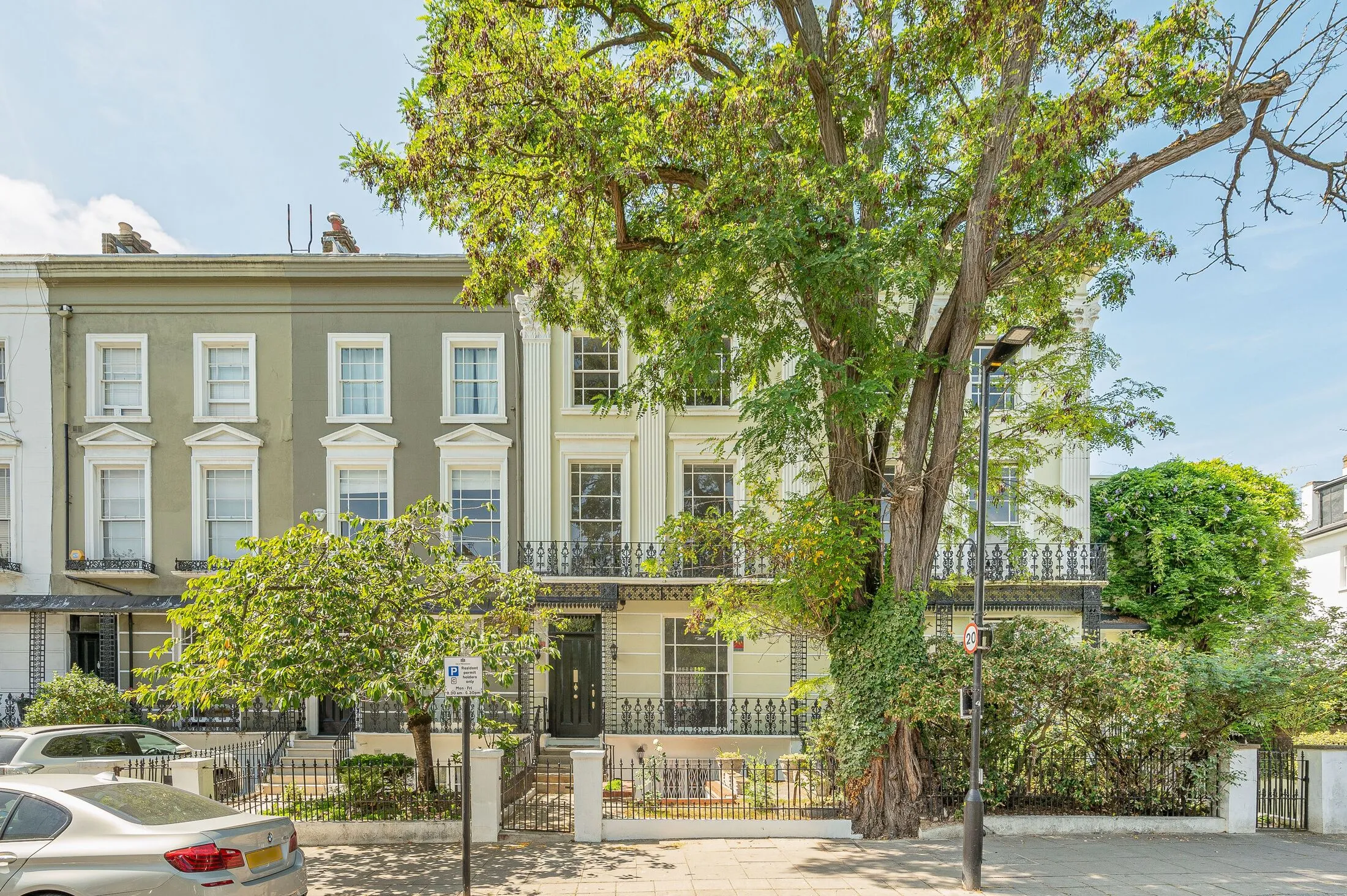 House Kingsmill Terrace in City of Westminster