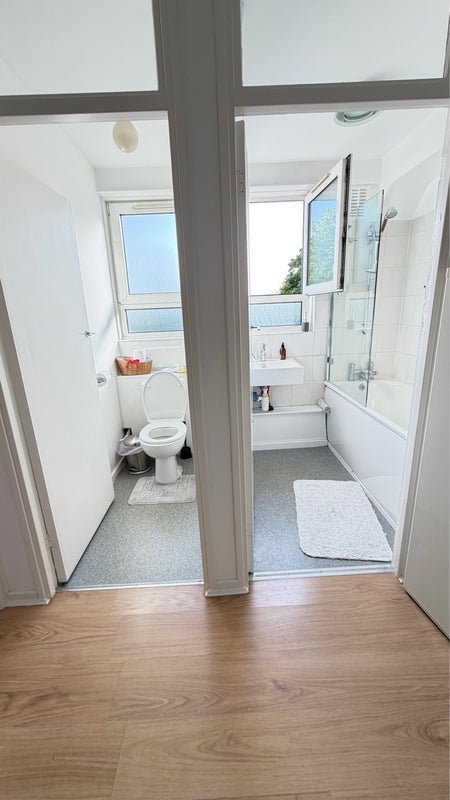 Room Stoford Close in Greater London