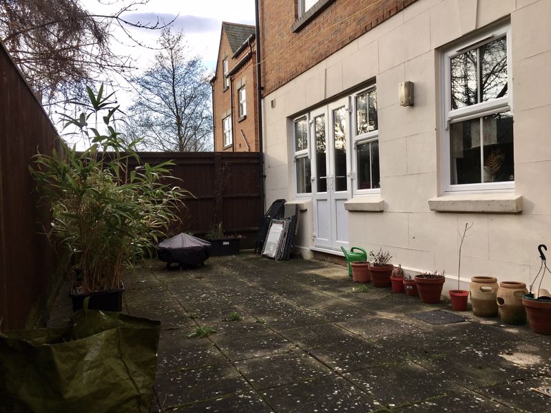 Flat Agnes Court in Oxford