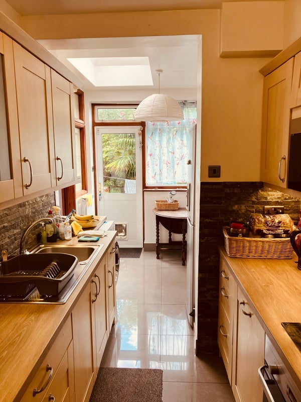 Room Chase Way in Greater London