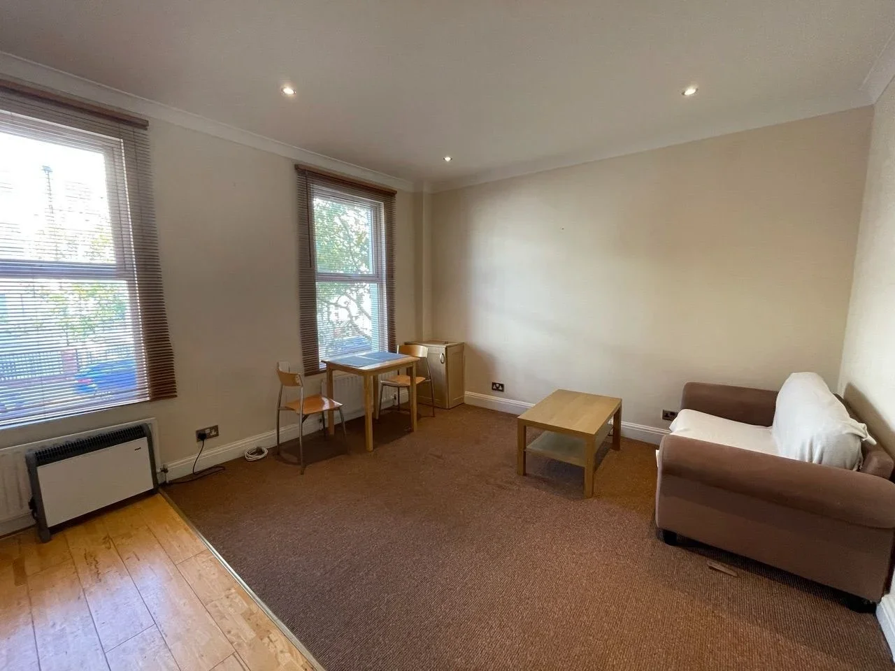 Flat Saint John's Hill in Greater London