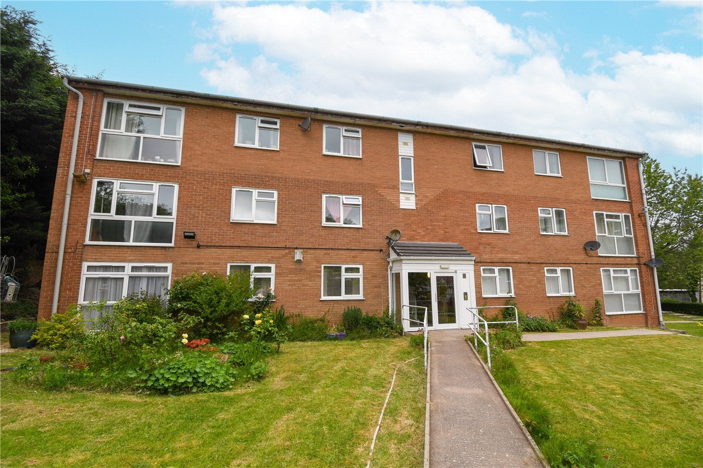 Flat Lorne Road in Oxton Village
