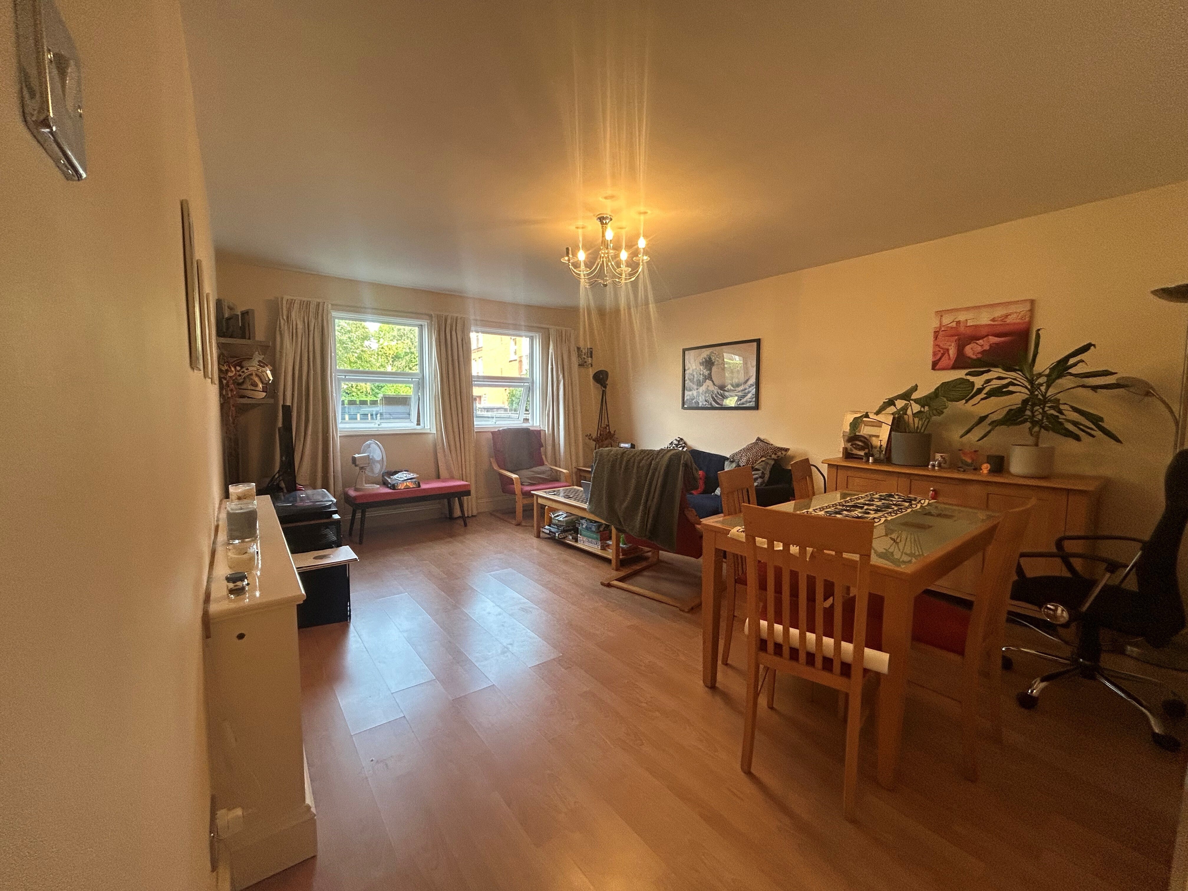Flat Alma Court in Bristol