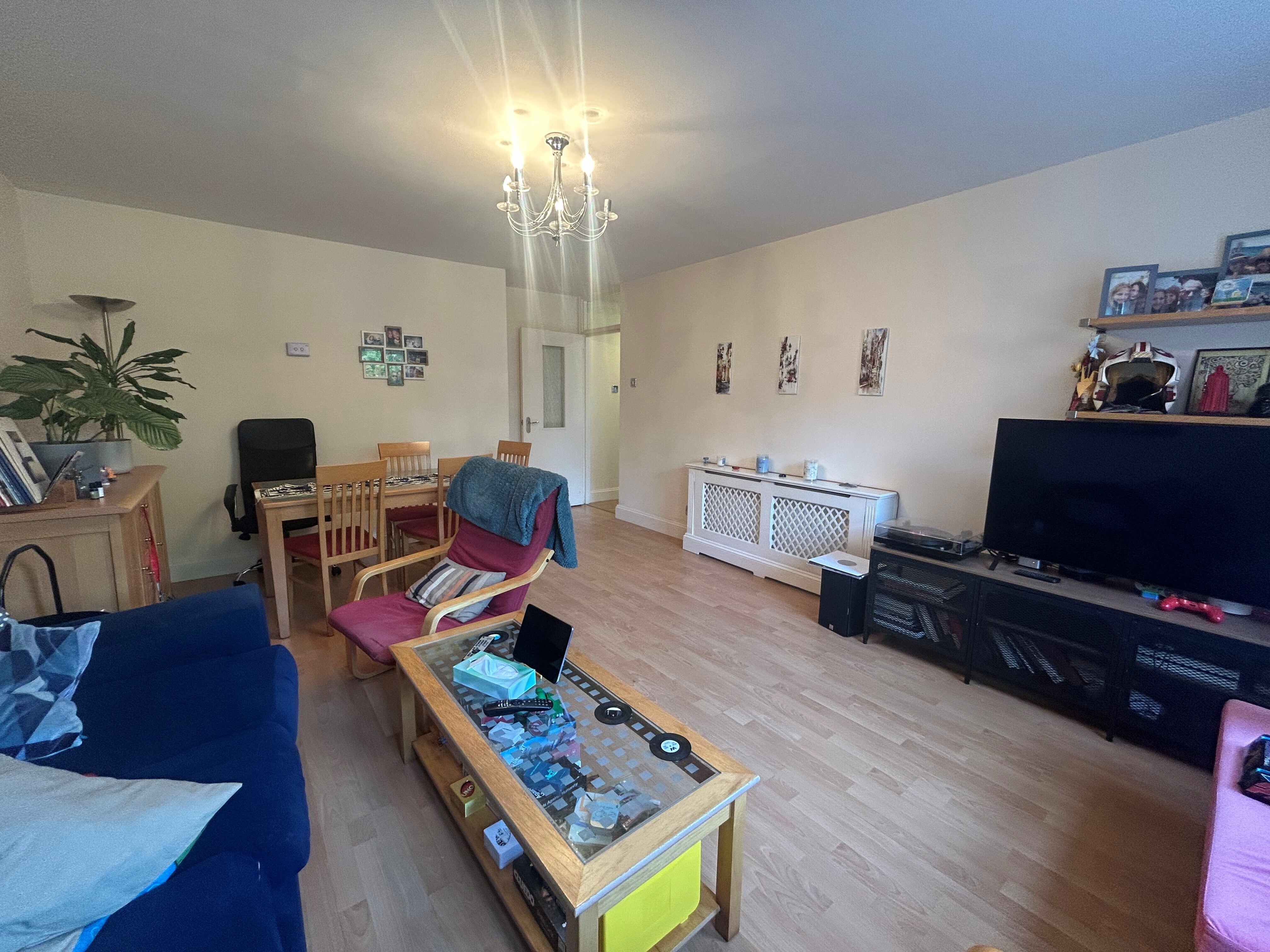 Flat Alma Court in Bristol