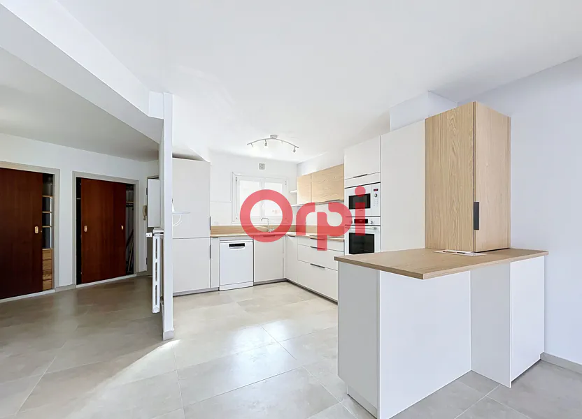 Flat Avenue du Docteur Sigallas in Sainte-Maxime