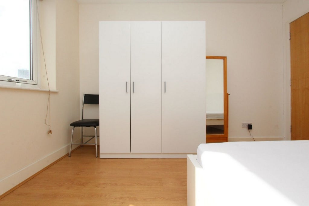 Room Globe Road in Greater London