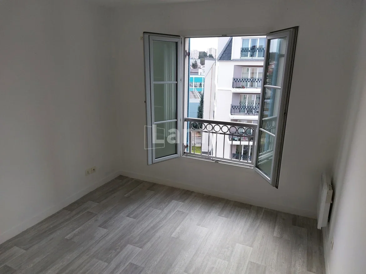 Flat Boulevard Robespierre in Poissy
