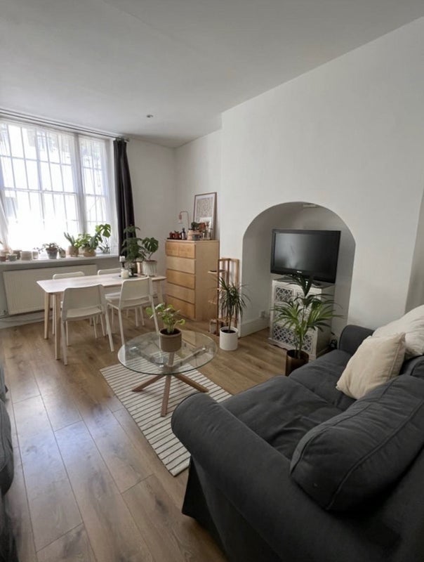 Flat Inverness Terrace in City of Westminster