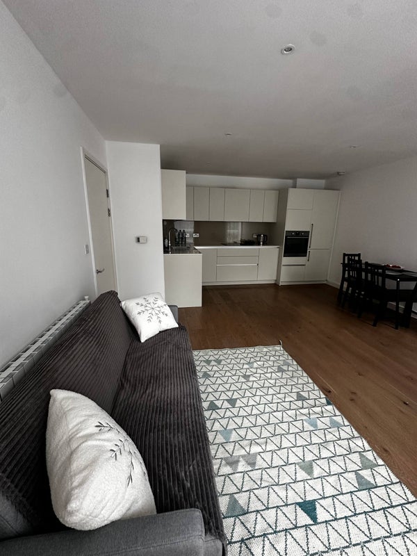 Room Astell Road in Greater London