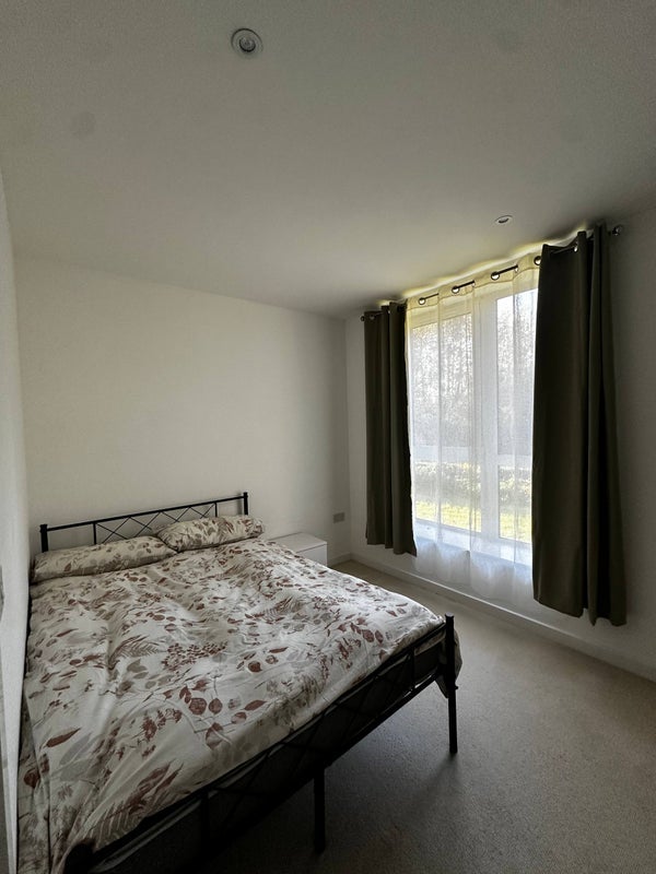 Room Astell Road in Greater London