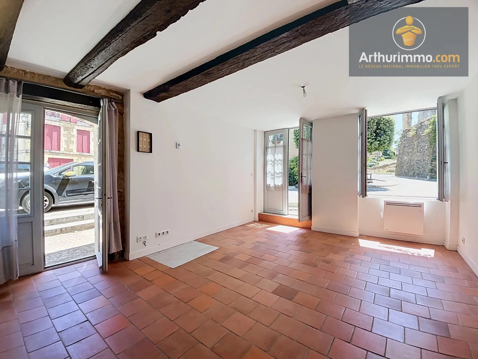 House Avenue Charles de Gaulle in Terrasson-Lavilledieu