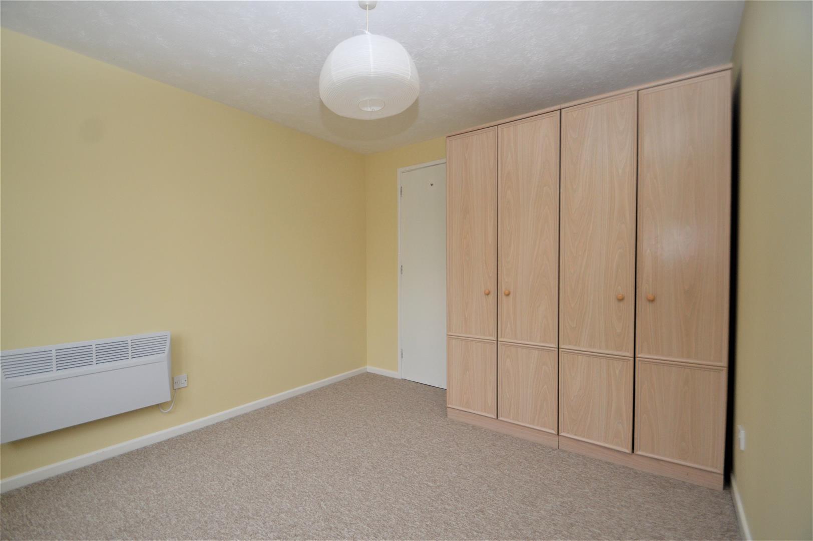Flat Butlers Close in Bristol