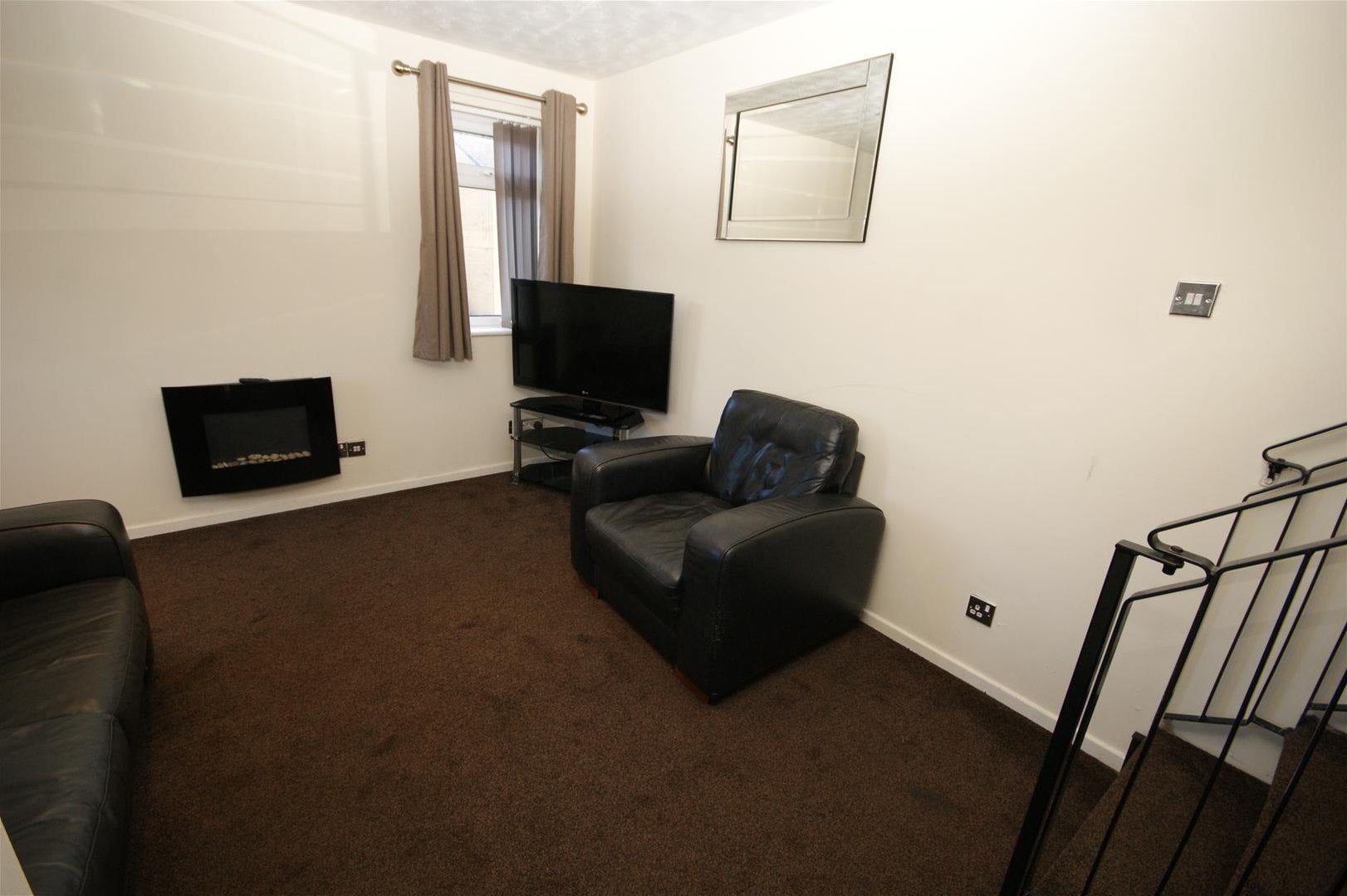 House Cromwell Close in Calderdale