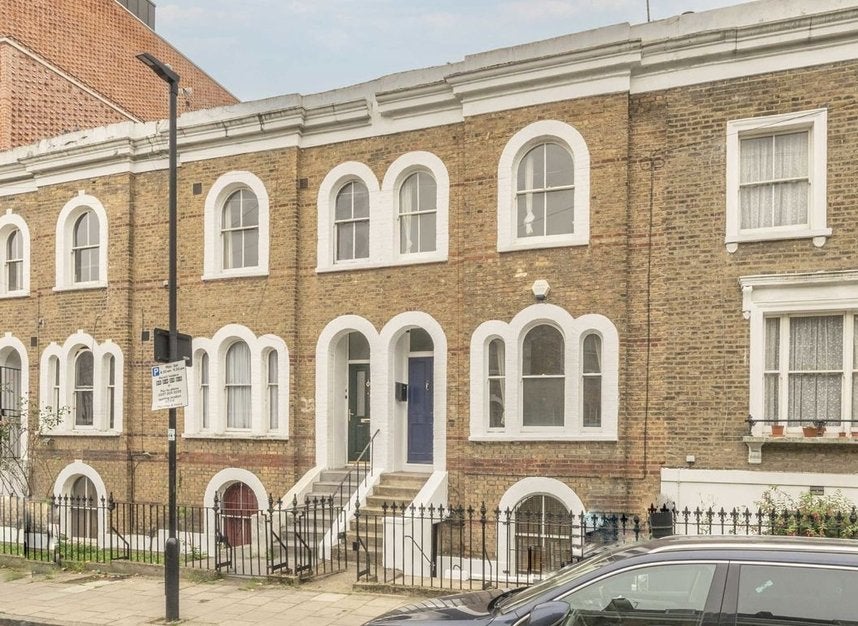 House Bellefields Road in Greater London