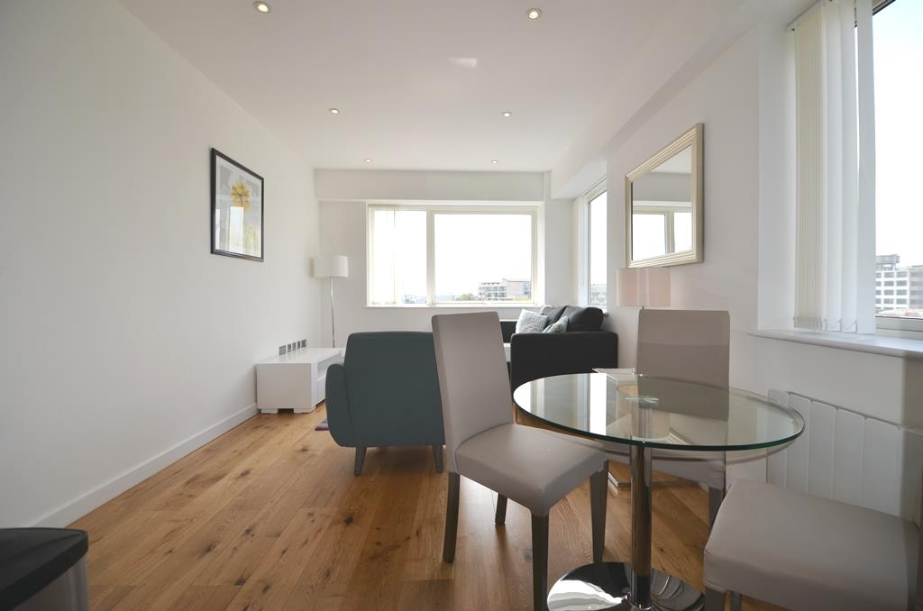 Flat Clayton Road in Greater London