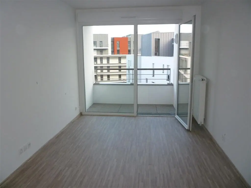 Flat Rue Gina Pane in Rennes