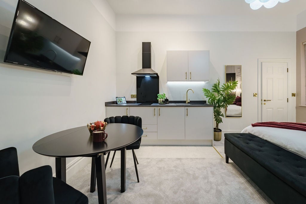 Room Charnwood Street in Derby