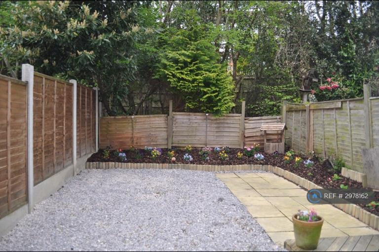 House Wren Close in Wealden