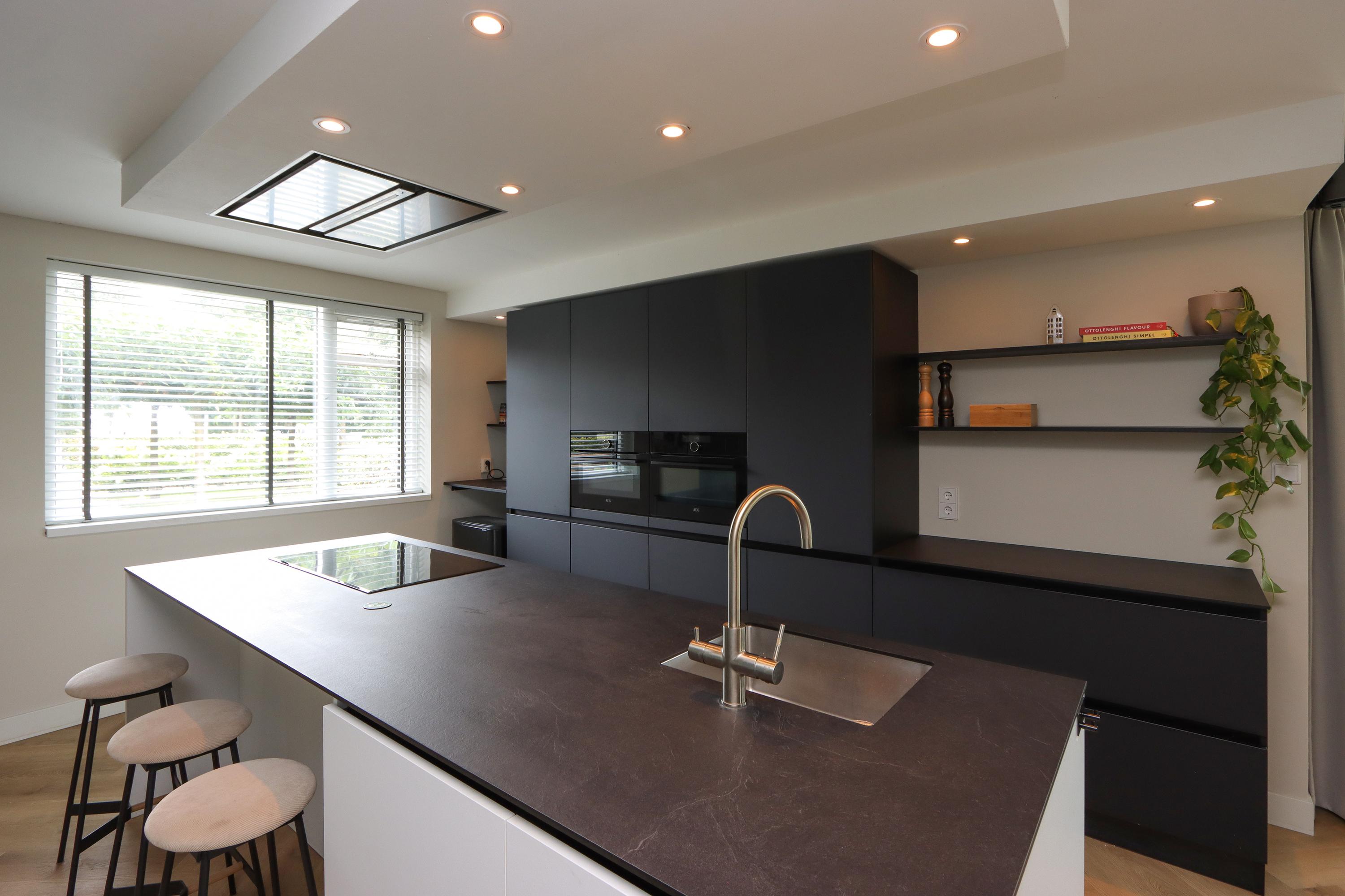 Vrijstaande woning te koop: Rivierduinweg 1, Swifterbant