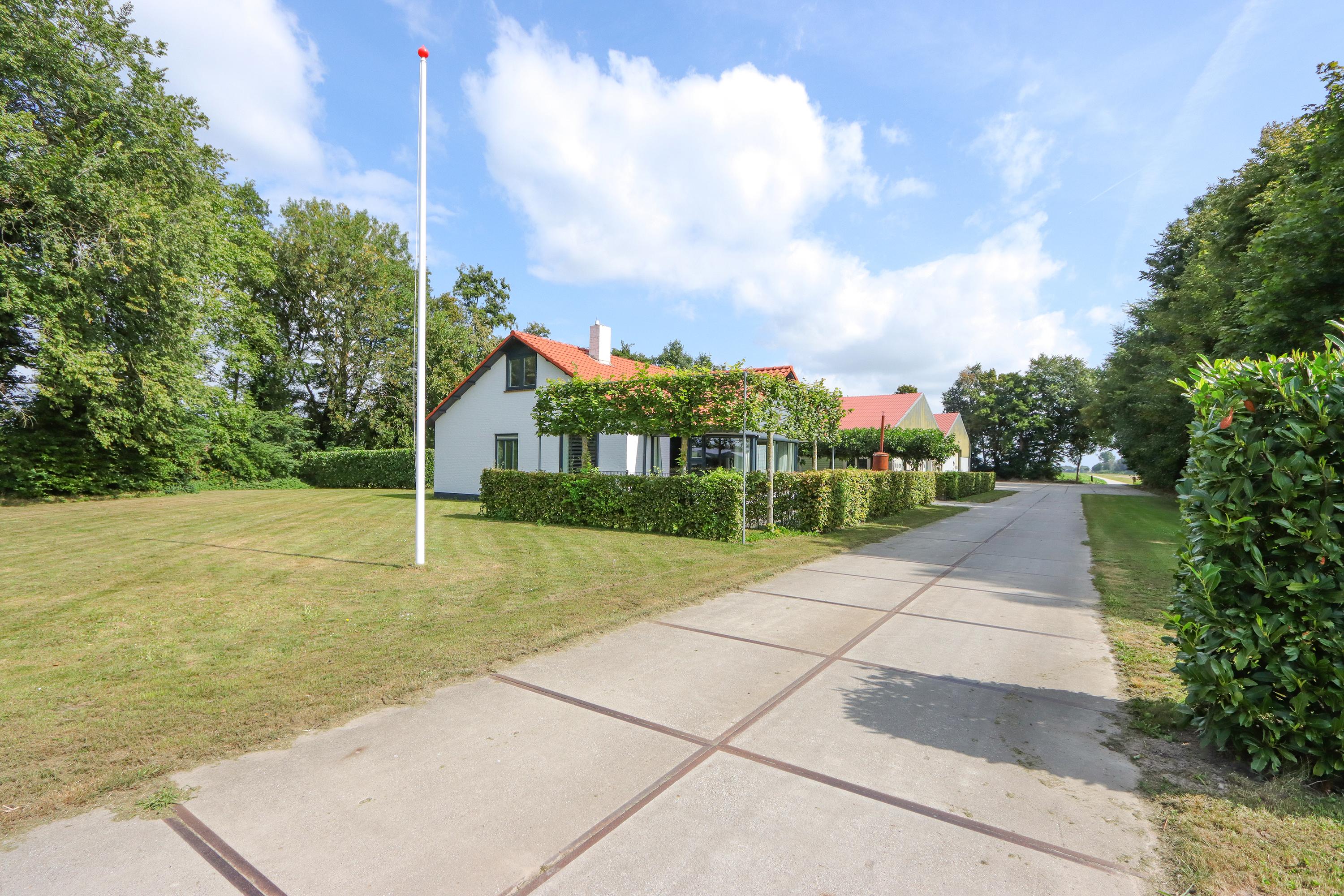 Vrijstaande woning te koop: Rivierduinweg 1, Swifterbant