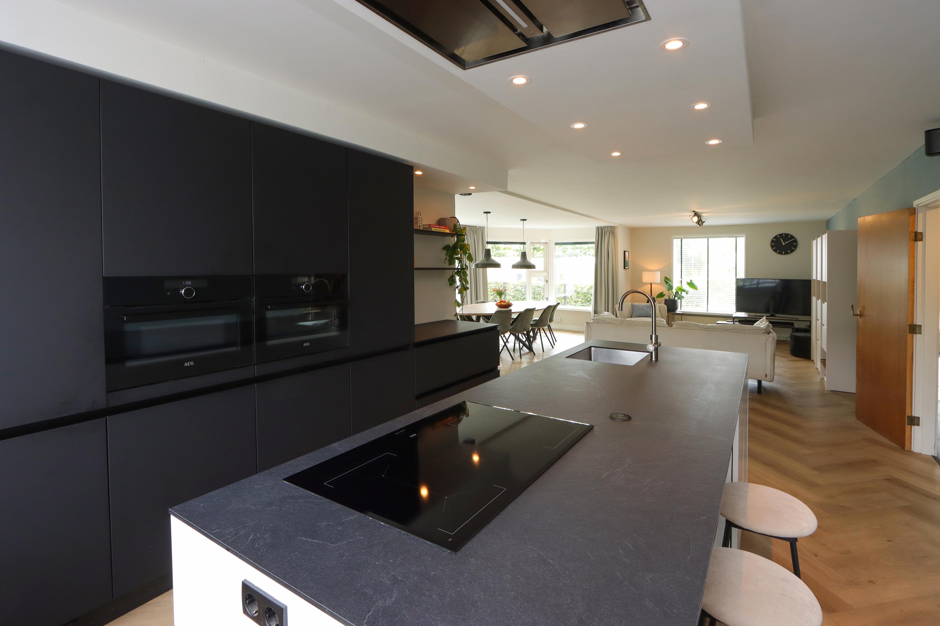 Vrijstaande woning te koop: Rivierduinweg 1, Swifterbant