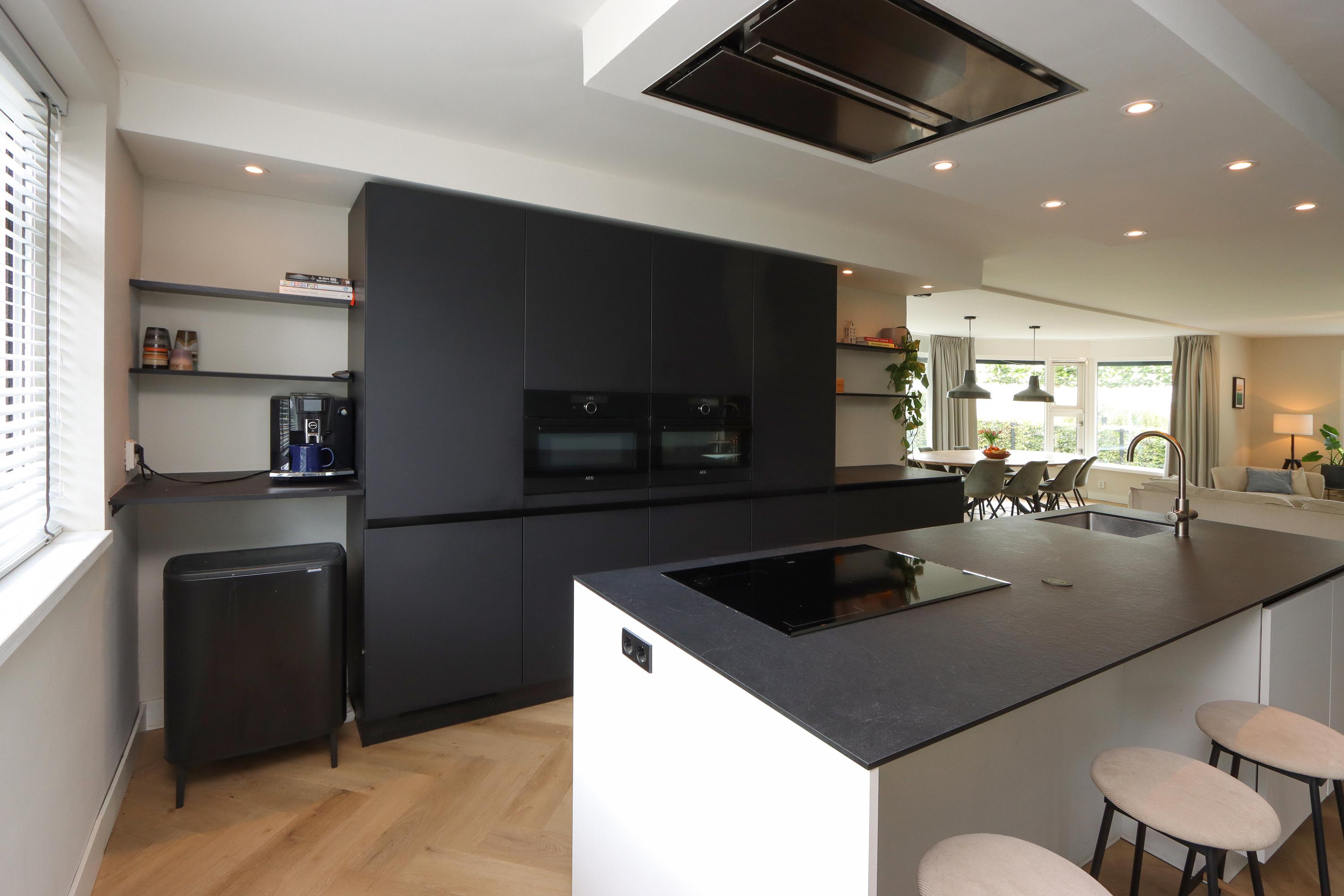 Vrijstaande woning te koop: Rivierduinweg 1, Swifterbant