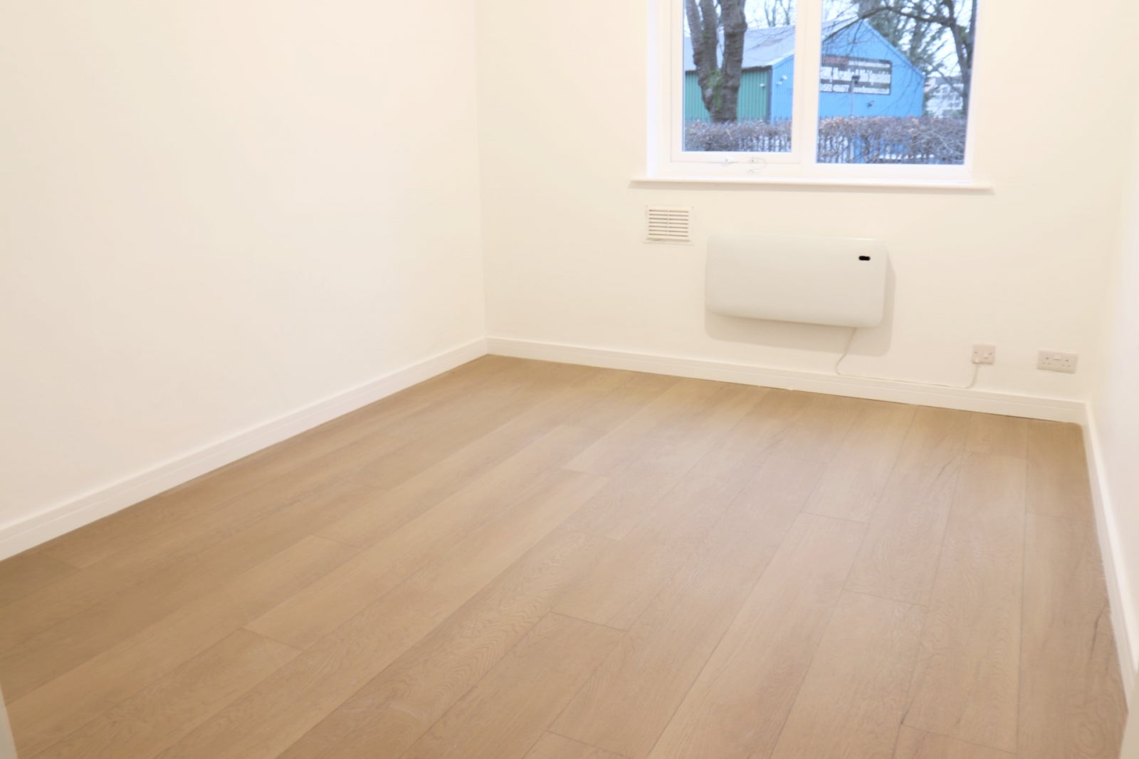 Flat Moulton Rise in Luton
