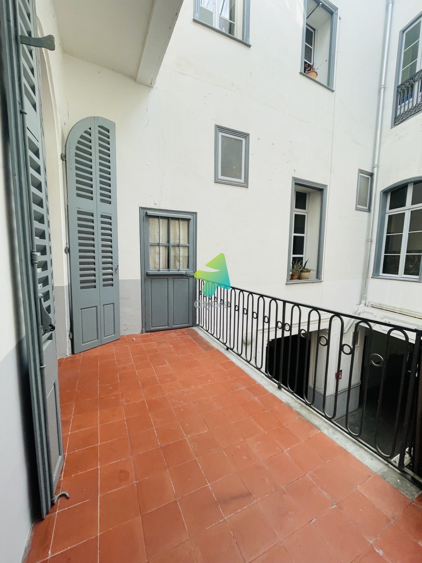 Flat Avenue Pierre Cambres in Perpignan