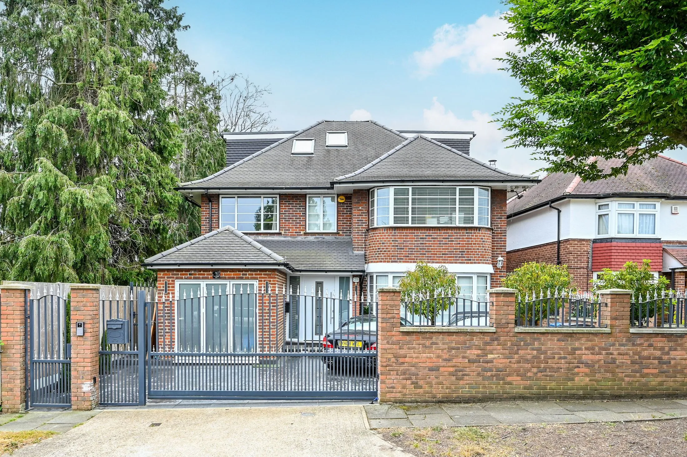 House Robin Hood Lane in Greater London