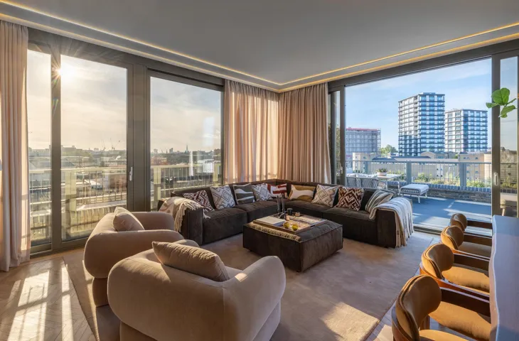 Flat Belmont Hill in Greater London