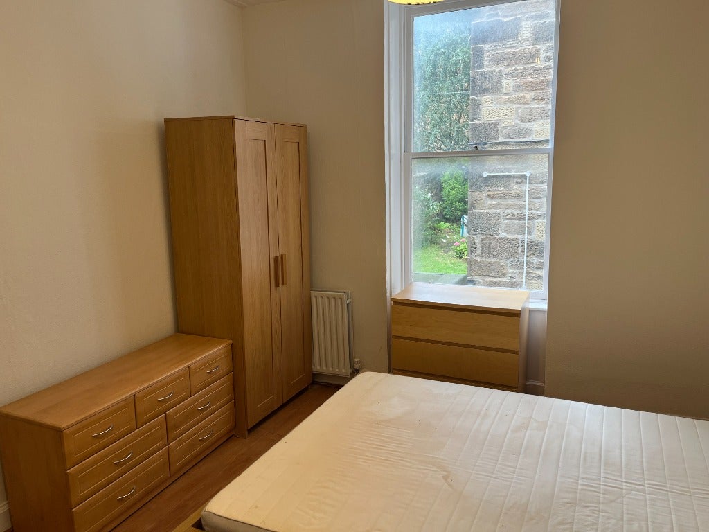 Room Newington Road in City of Edinburgh