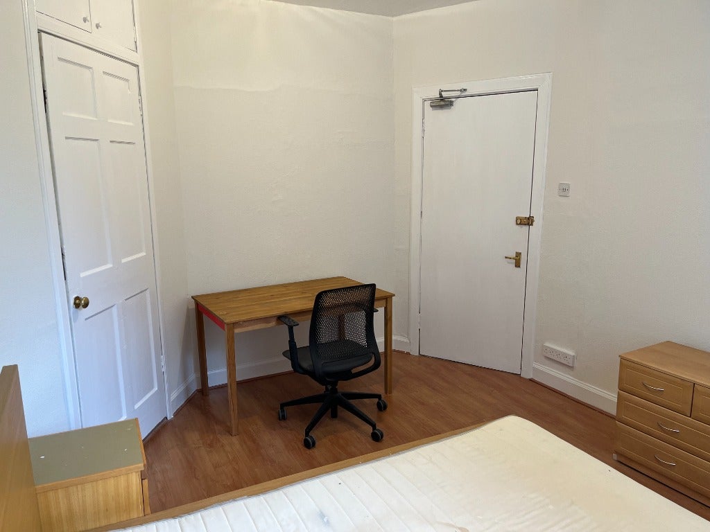 Room Newington Road in City of Edinburgh