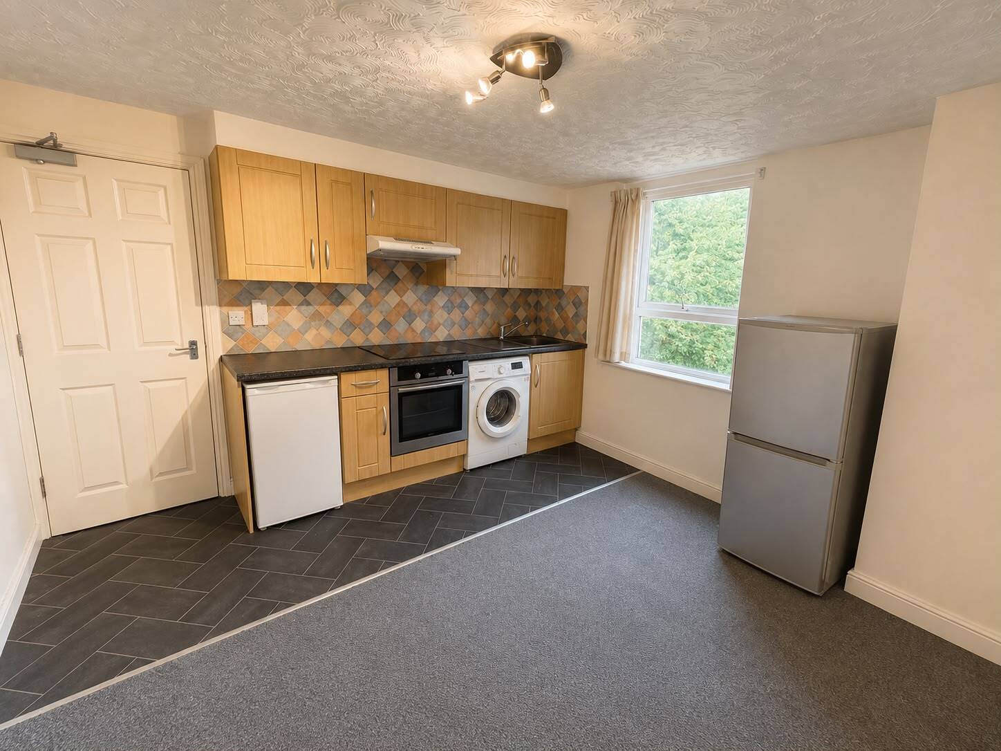 Flat Woodborough Road in Nottingham