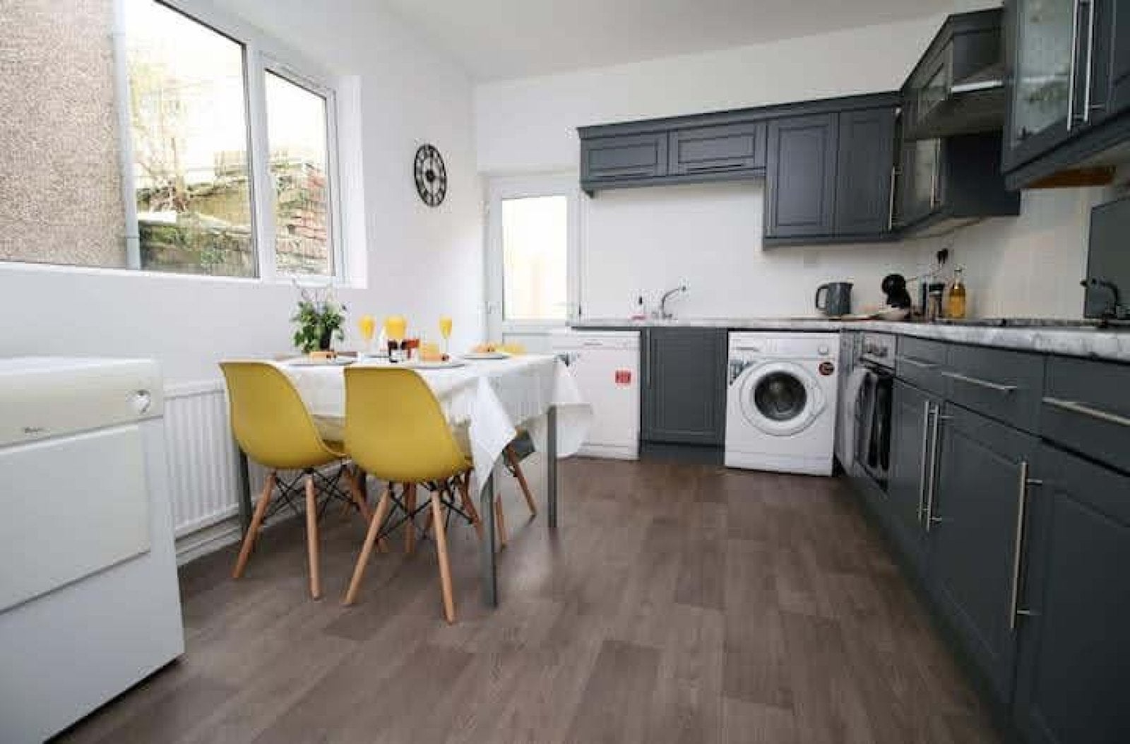 Room Picton Terrace in Swansea