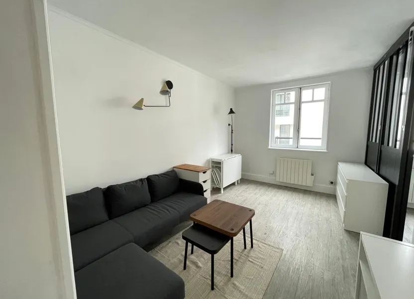 Flat Passage Legendre in Paris