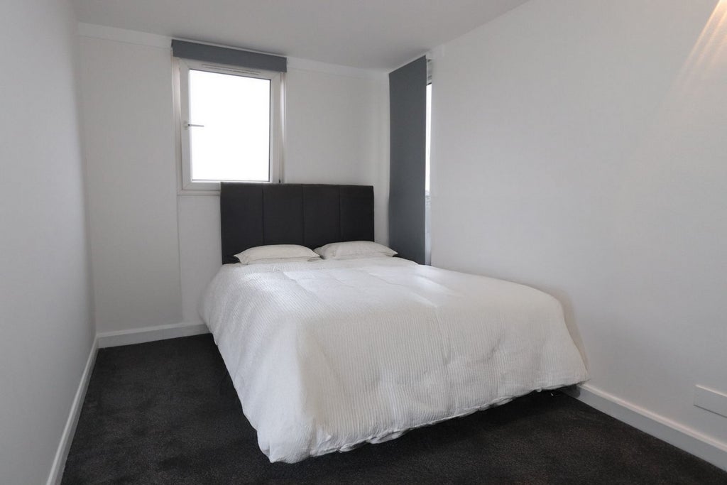 Room Globe Road in Greater London