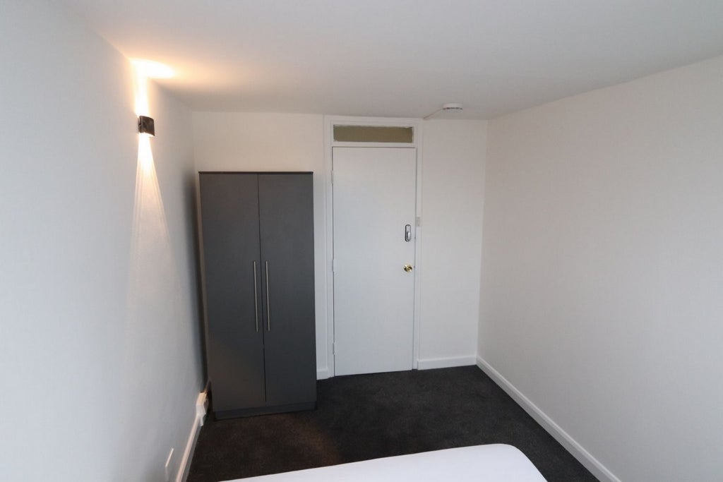 Room Globe Road in Greater London