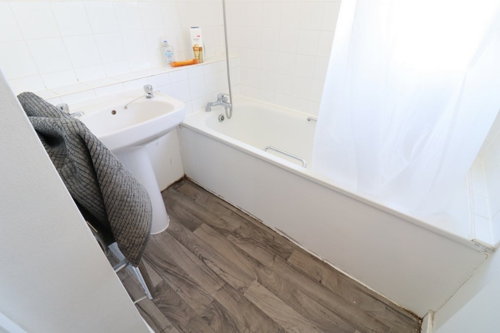 Room Globe Road in Greater London