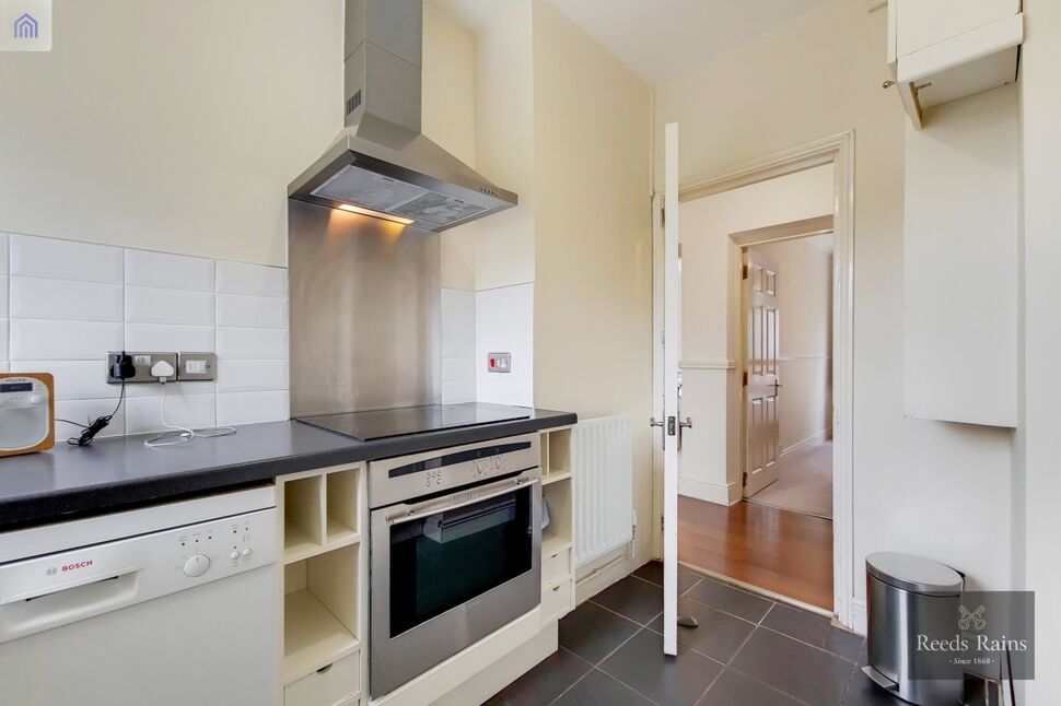 Flat McAuley Close in Greater London