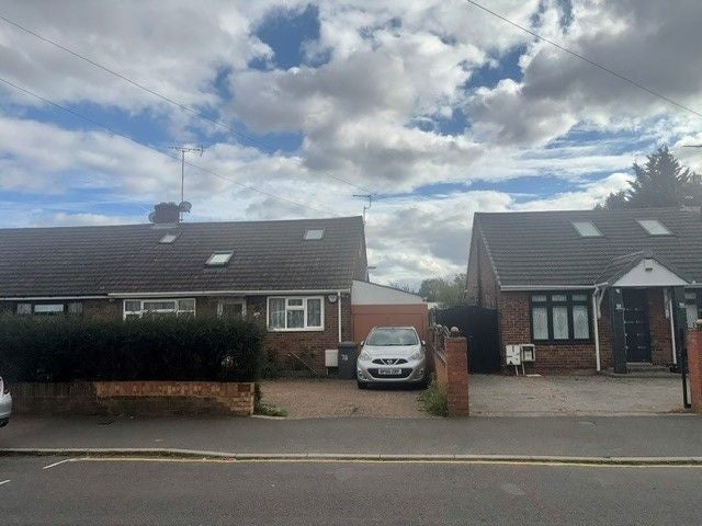 House Linden Road in Luton