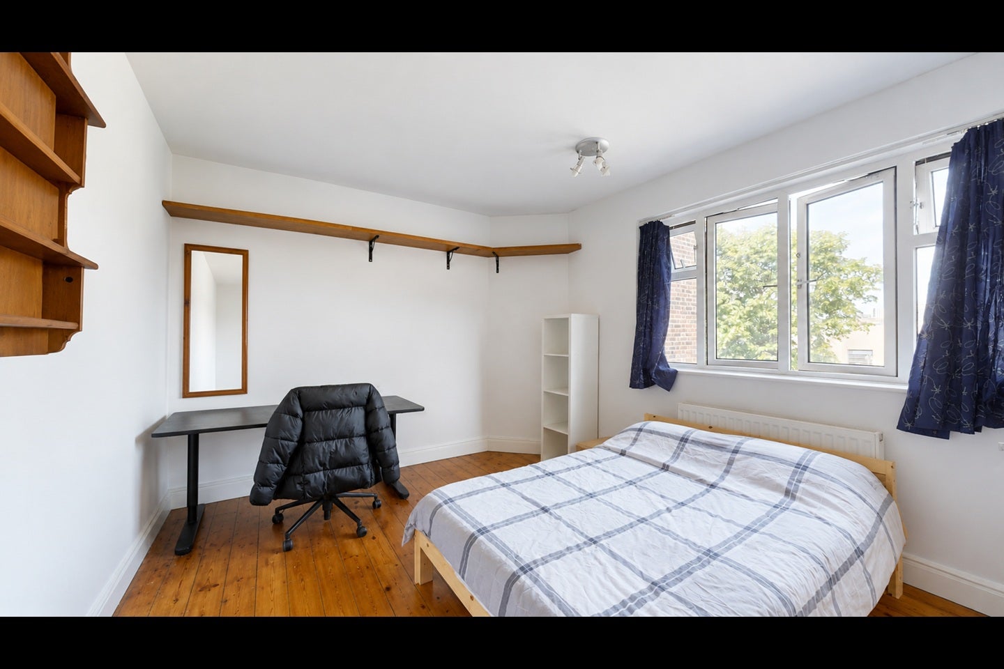 Flat Stockwell Road in Greater London