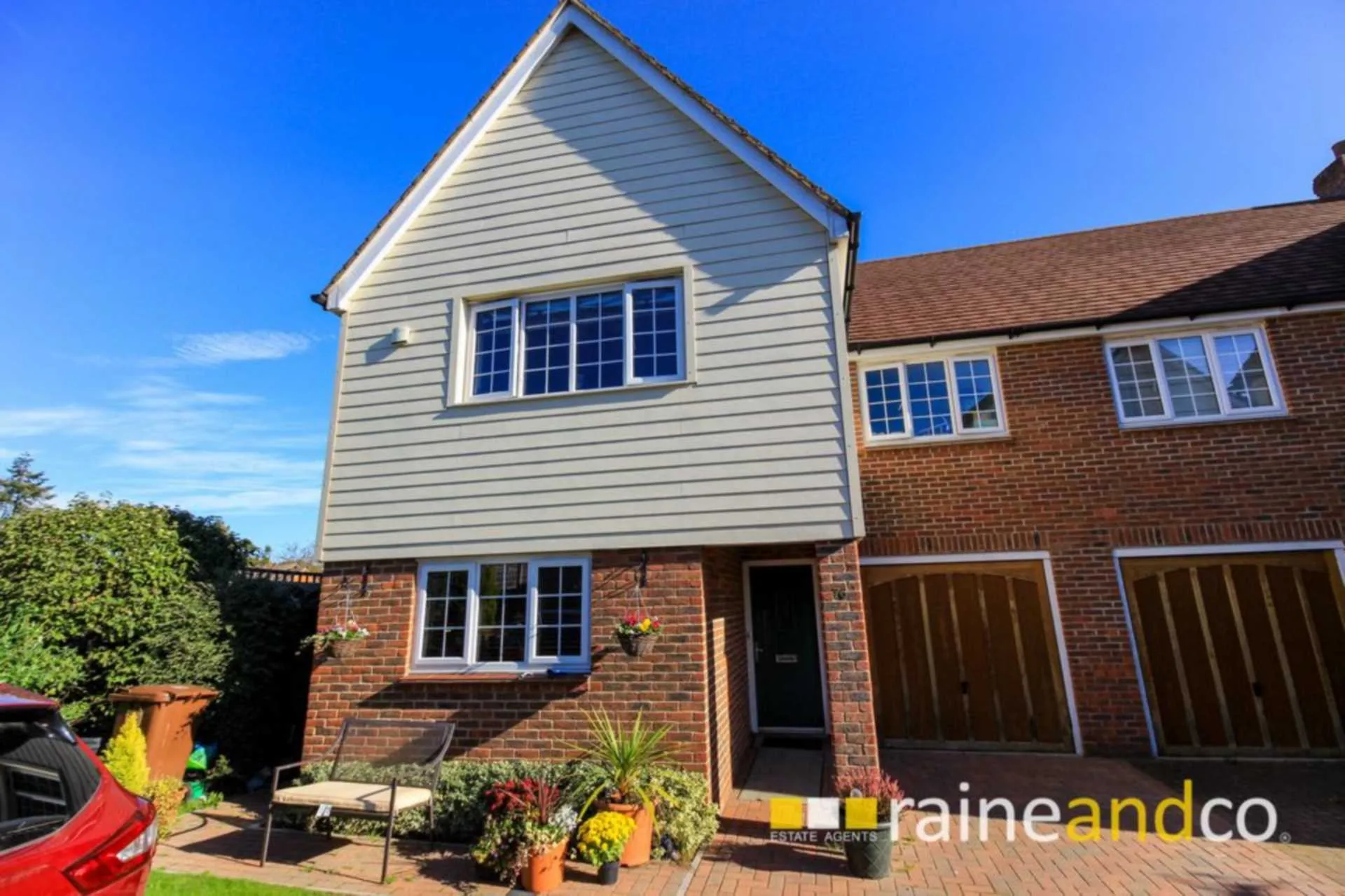 House Old Rectory Drive in Welwyn Hatfield