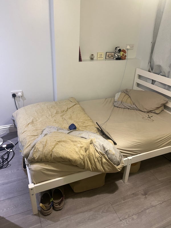 Room Hospital Way in Greater London