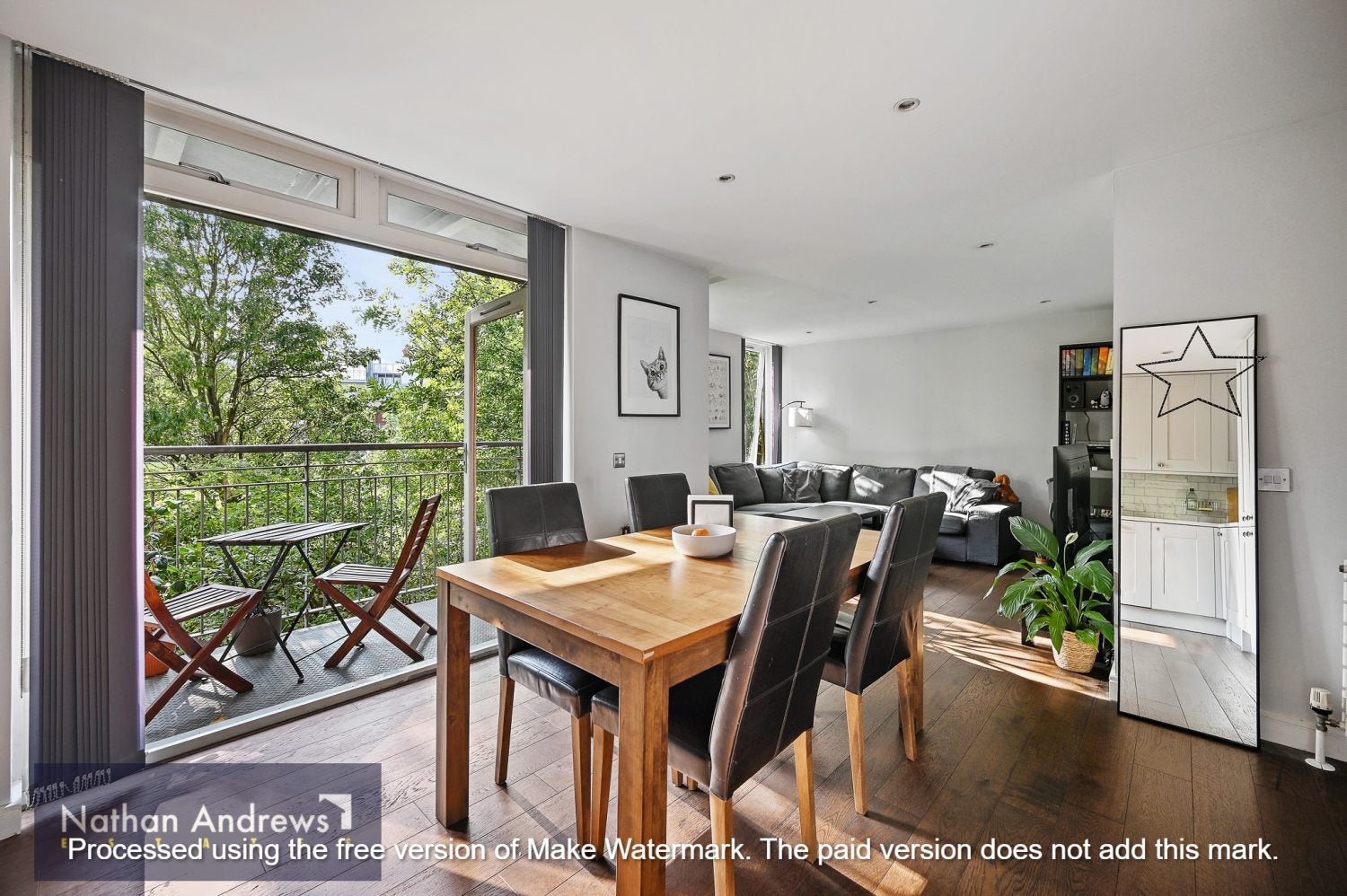 Flat Hunt Close in London